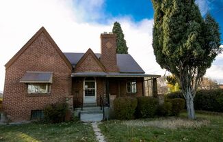 2 beds, 1 bath, 1,171 sqft, $1,475, Unit B