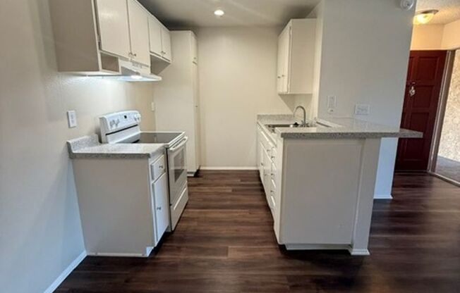 1 bed, 1 bath, 716 sqft, $2,150, Unit J010