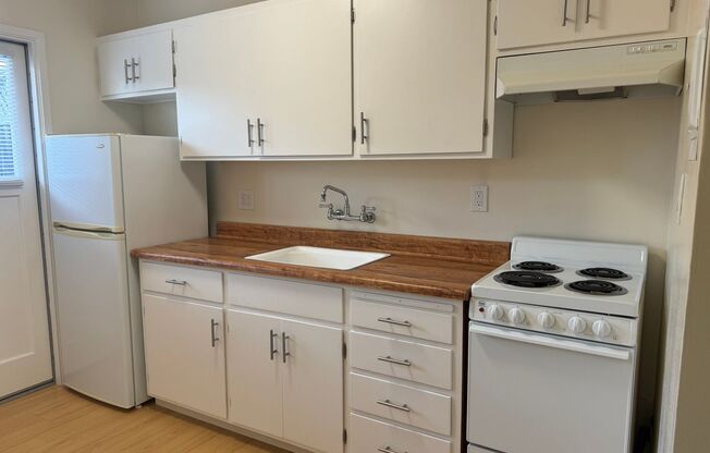 1 bed, 1 bath, $2,598, Unit 2001 #7