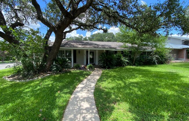 July Move-In Special - Fabulous 4/2 single story on large corner lot ~ great location!