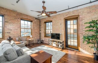 1 bed, 1 bath, 792 sqft, $1,695, Unit 113