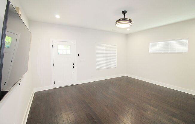 Modern 3-Bedroom Home with Fenced Yard & Upgrades – Available August 1st!