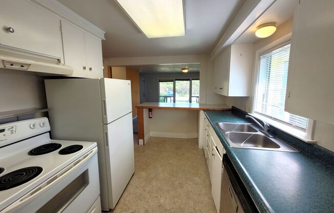 2 beds, 1 bath, $1,795