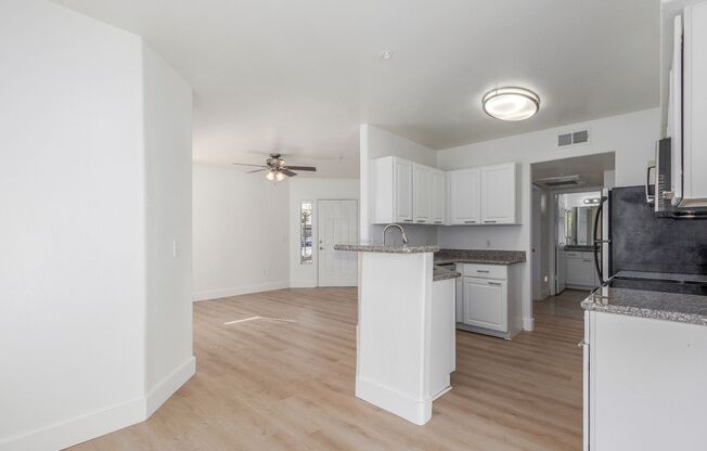 2 Bedroom 2 Bathroom Condo- Downtown Gilbert