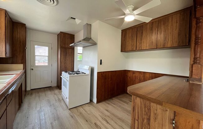 Winnetka 3+2 on cul-de-sac w/spacious backyard!
