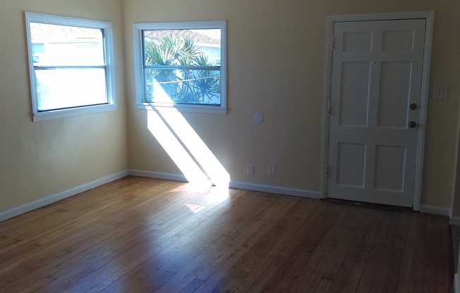 1 bed, 1 bath, $2,995, Unit 02