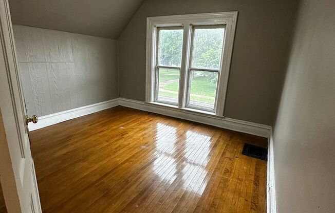 Charming 4 Bedroom House on Earl Street - Available June 2027