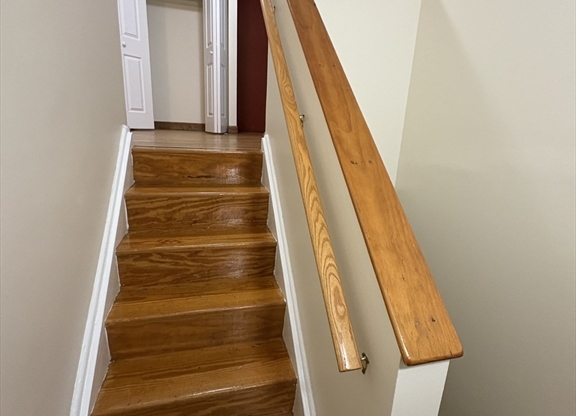 3 beds, 1 bath, 1,000 sqft, $4,500, Unit 3