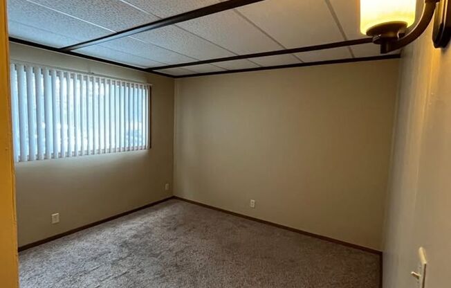 2 beds, 1 bath, $830, Unit Unit 1