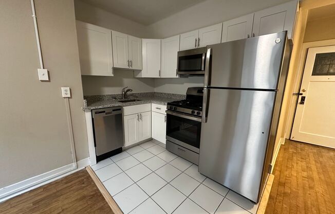 1 bed, 1 bath, $1,095, Unit 62