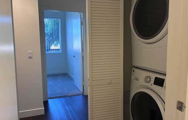 2 beds, 2 baths, 890 sqft, $2,550, Unit 122