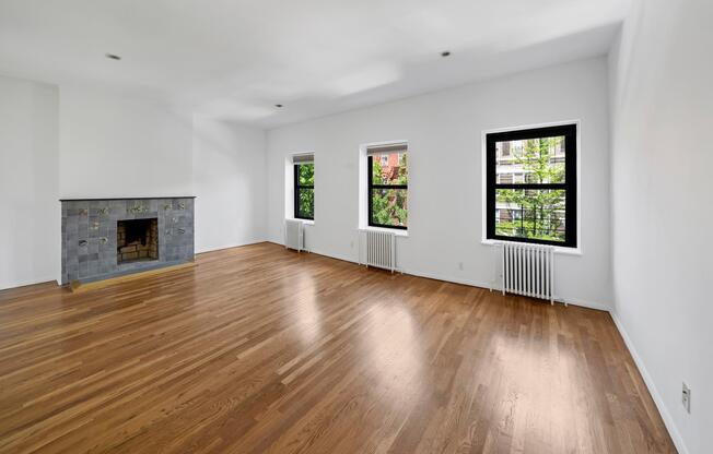 106 S ELLIOTT PL