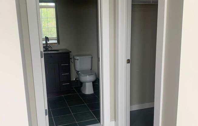 Studio, 2 baths, 887 sqft, $1,857, Unit 107