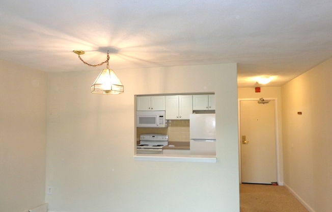 1 bed, 1 bath, 760 sqft, $2,400, Unit D76