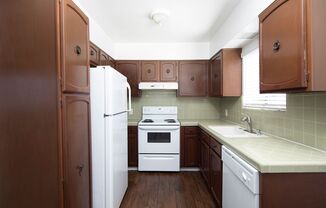 2 beds, 1 bath, $2,425, Unit C