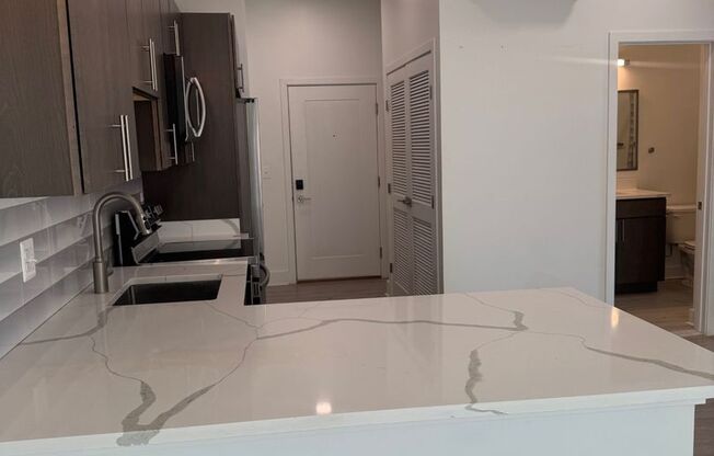 2 beds, 2 baths, 839 sqft, $1,600, Unit 400