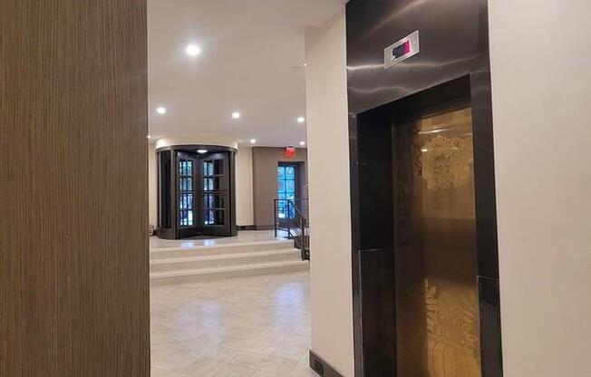 1 bed, 1 bath, $5,500, Unit 4F