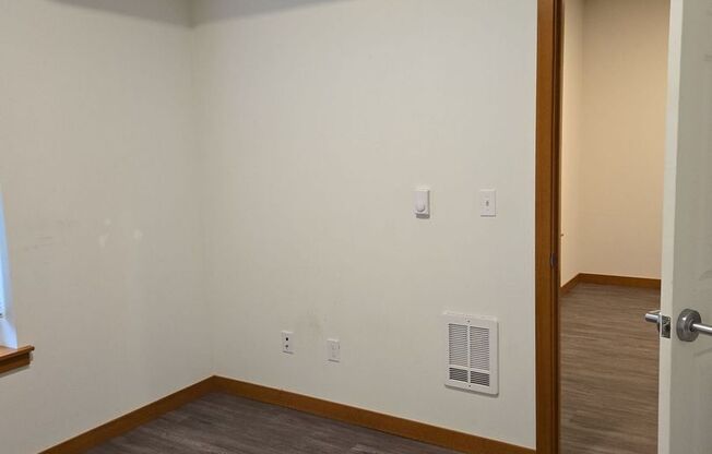 3 beds, 1 bath, $2,450, Unit 1210 #101