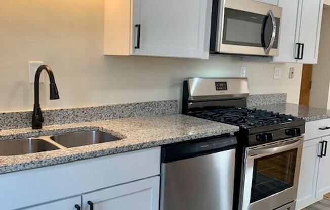 Remodeled Large Two Bedroom in Ft. Mitchell