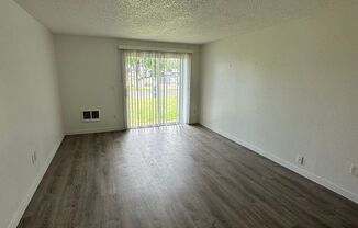 2 beds, 1 bath, 750 sqft, $1,395