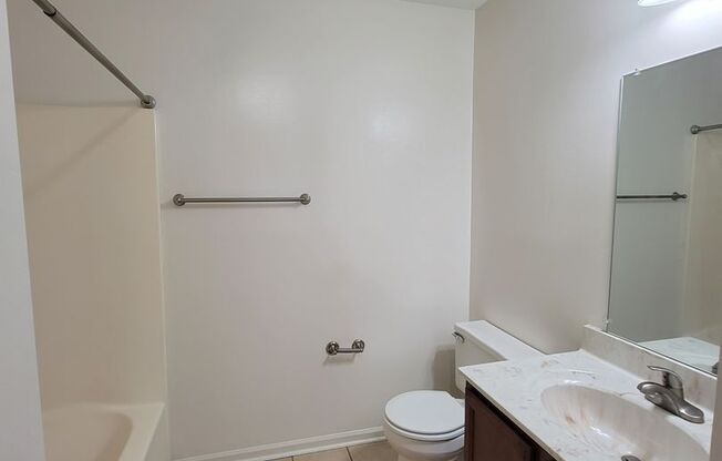 2 beds, 2 baths, 1,000 sqft, $1,225, Unit 1821