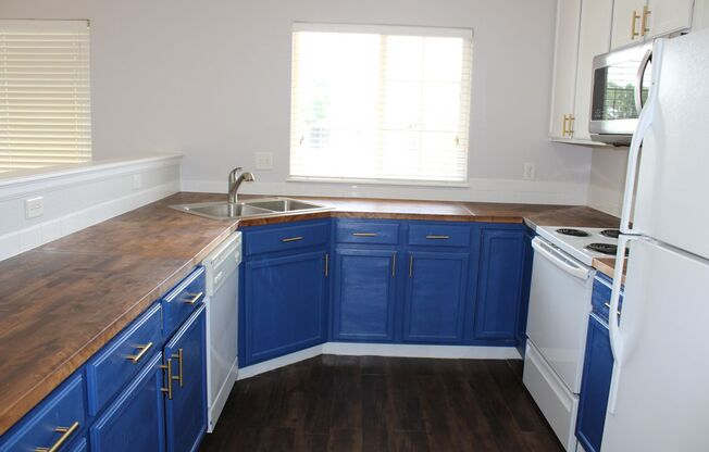 1 bed, 1 bath, $1,450, Unit # 710