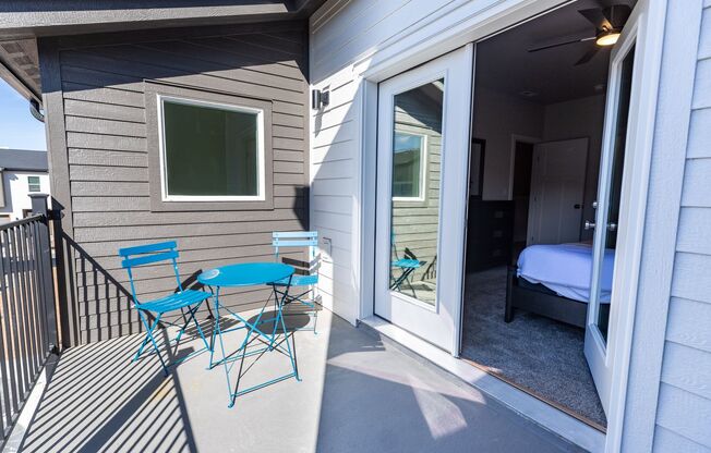 4 beds, 3 baths, $3,500, Unit 206