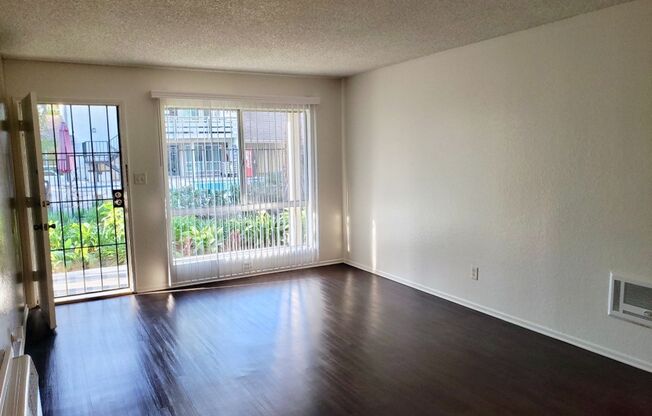 1 bed, 1 bath, 644 sqft, $2,125, Unit 75