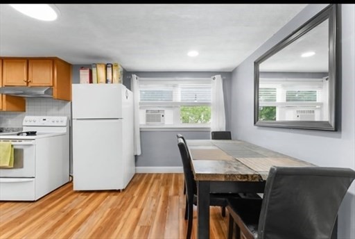 44 WOODLAWN AVE