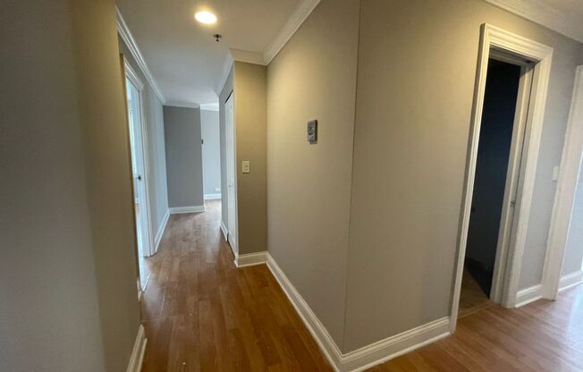 2 beds, 1 bath, 981 sqft, $1,650, Unit 803
