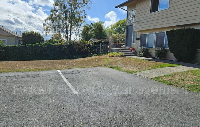 1621 TRENTON AVE