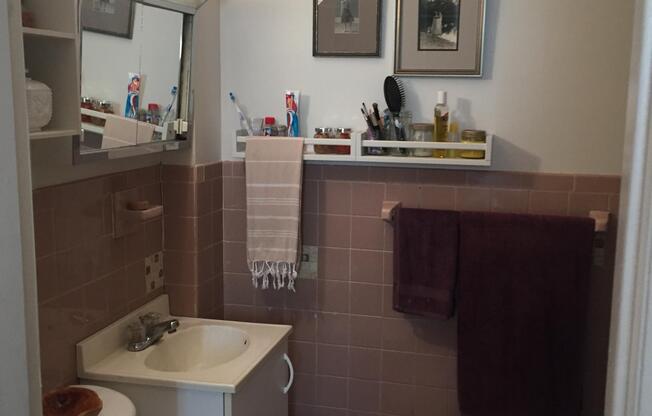 1 bed, 1 bath, $2,800, Unit 3
