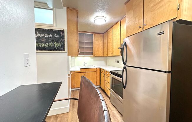 1 bed, 1.5 baths, $1,295, Unit 101