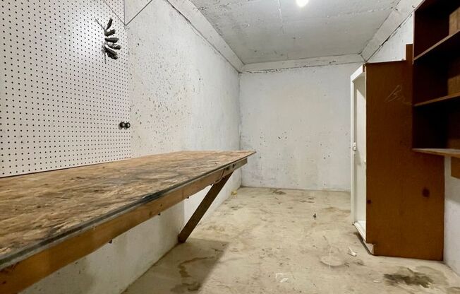 2 beds, 1 bath, 1,672 sqft, $2,145, Unit 11630