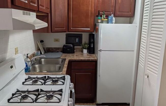 1 bed, 1 bath, $1,825, Unit 3160-402