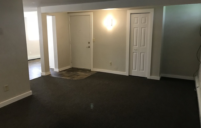 2 beds, 1 bath, 1,000 sqft, $925