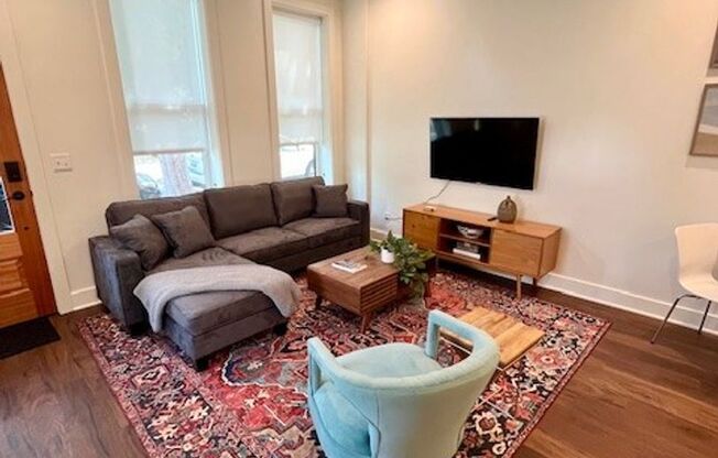 2 beds, 1 bath, $2,795, Unit 102