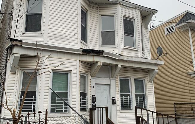 4 beds, 1 bath, $2,150, Unit #1