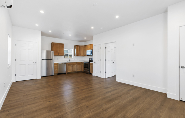 2600 W RUMBLE RD