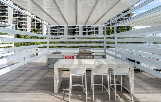 2 beds, 2 baths, $4,200, Unit # 1603