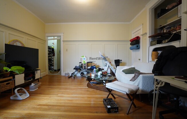1128 COMMONWEALTH AVE