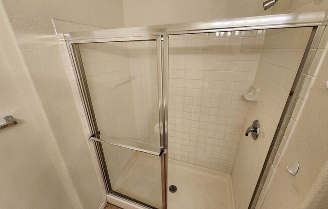 2 beds, 2 baths, $1,350