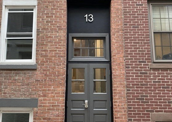1 bed, 1.5 baths, 650 sqft, $3,000, Unit 3
