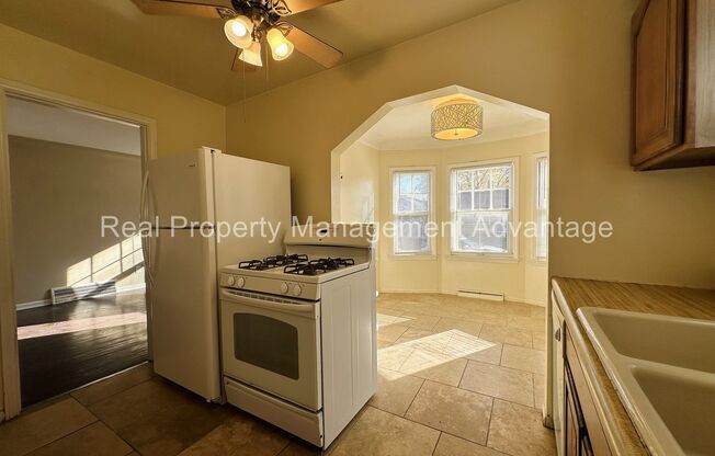 Ferndale Charm Close to Everything - Bay Windows, Garage, Basement, and More!