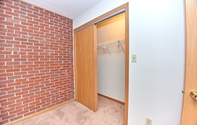 2 beds, 1 bath, 750 sqft, $975, Unit 1217-07