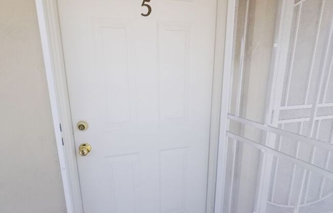 $1695.00 - Upstairs Studio Available Now in San Jose Near 280/87 Freeways!