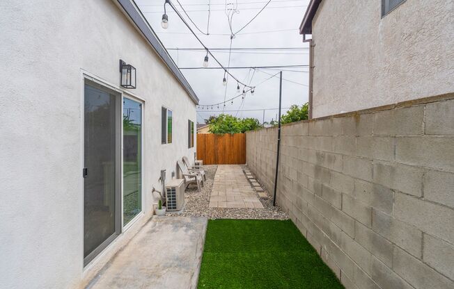 Warm & Inviting Hawthorne Home!