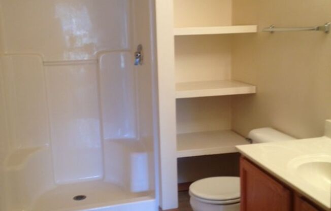 2 beds, 2 baths, 1,125 sqft, $1,920, Unit 2892-104