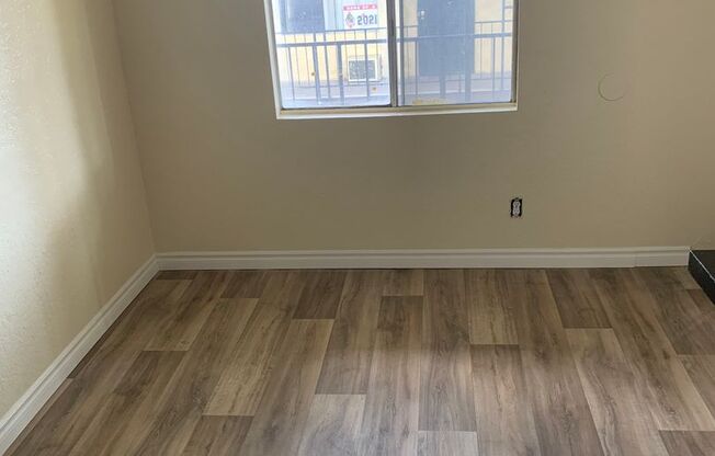 2 beds, 1 bath, 750 sqft, $1,595, Unit Apt 33