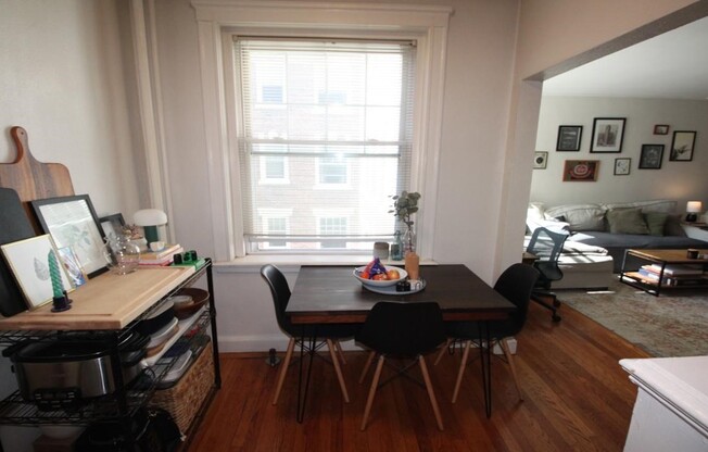 1 bed, 1 bath, 750 sqft, $2,500, Unit 33